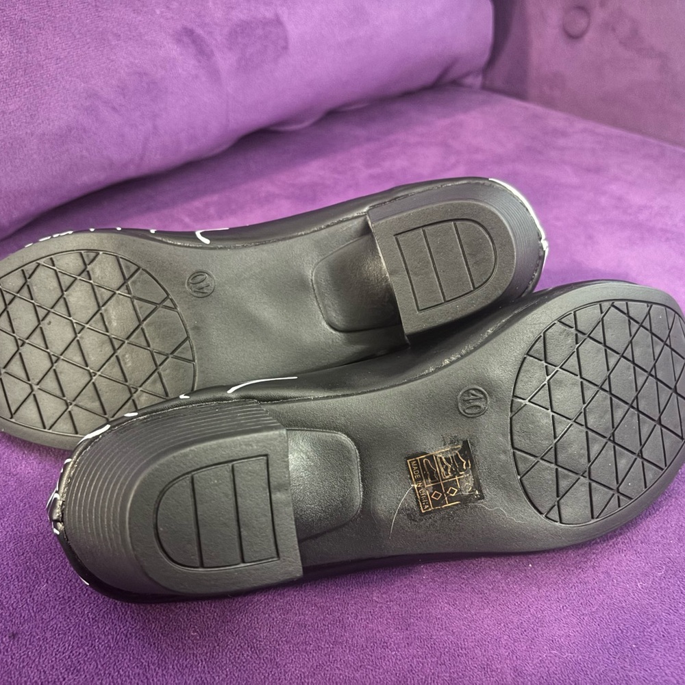 Black Spiderweb Mary Jane Heels with Pearl & Skull Charms, Removable Bows - Picture 8 of 8